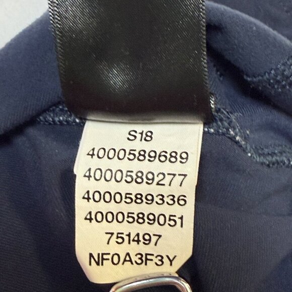 The North Face Women’s M FlashDry Capri Leggings – Navy/Print - Picture 9 of 13